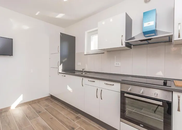 One-bedroom In * ביוגראד נה מורו